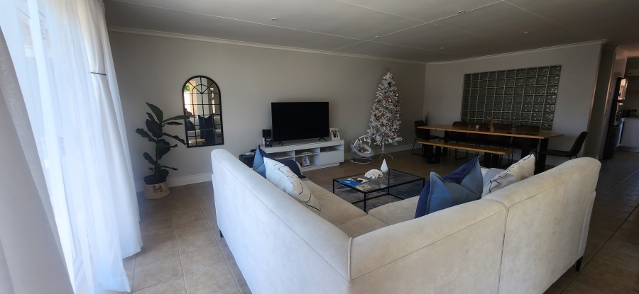 To Let 3 Bedroom Property for Rent in Summerstrand Eastern Cape